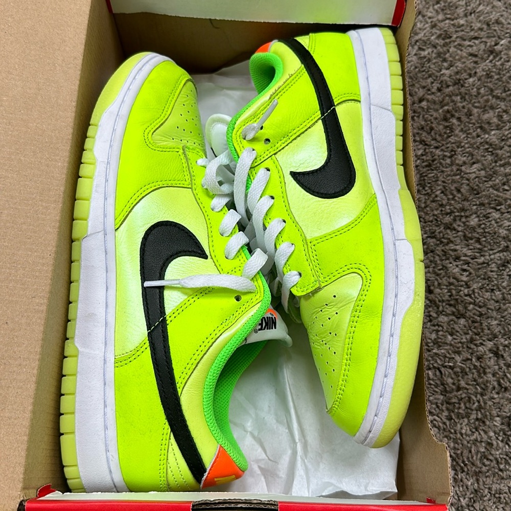 Nike Dunk Low SE Volt/Black